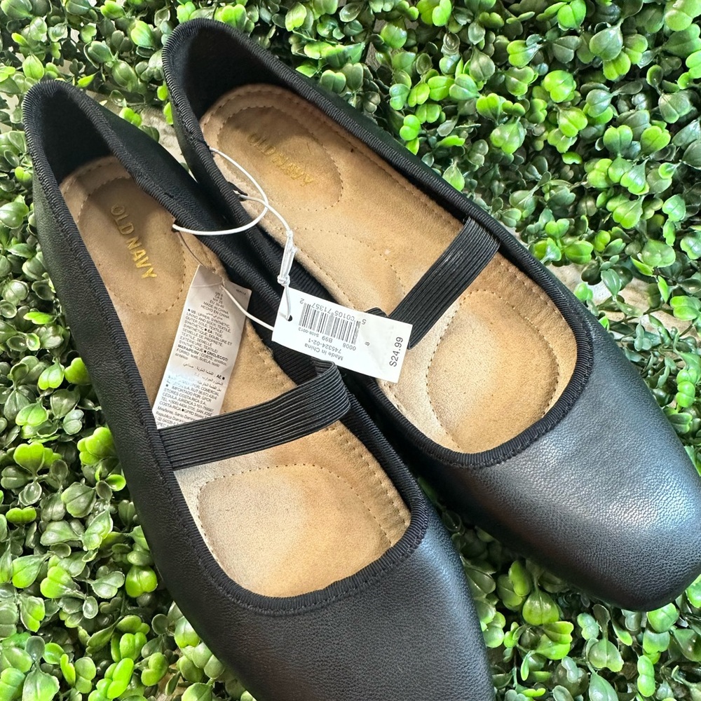 Old Navy Women’s Size 8 Black Mary Jane Square